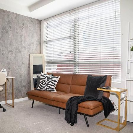 June Specials- Suite Spot Dtla- Free Parking For One Car! Лос Анджелис Екстериор снимка