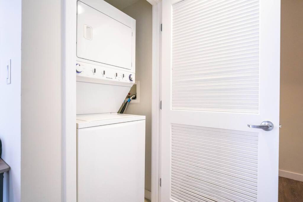 June Specials- Suite Spot Dtla- Free Parking For One Car! Лос Анджелис Екстериор снимка