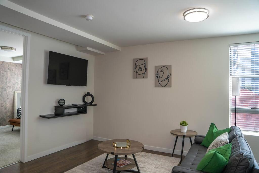 June Specials- Suite Spot Dtla- Free Parking For One Car! Лос Анджелис Екстериор снимка
