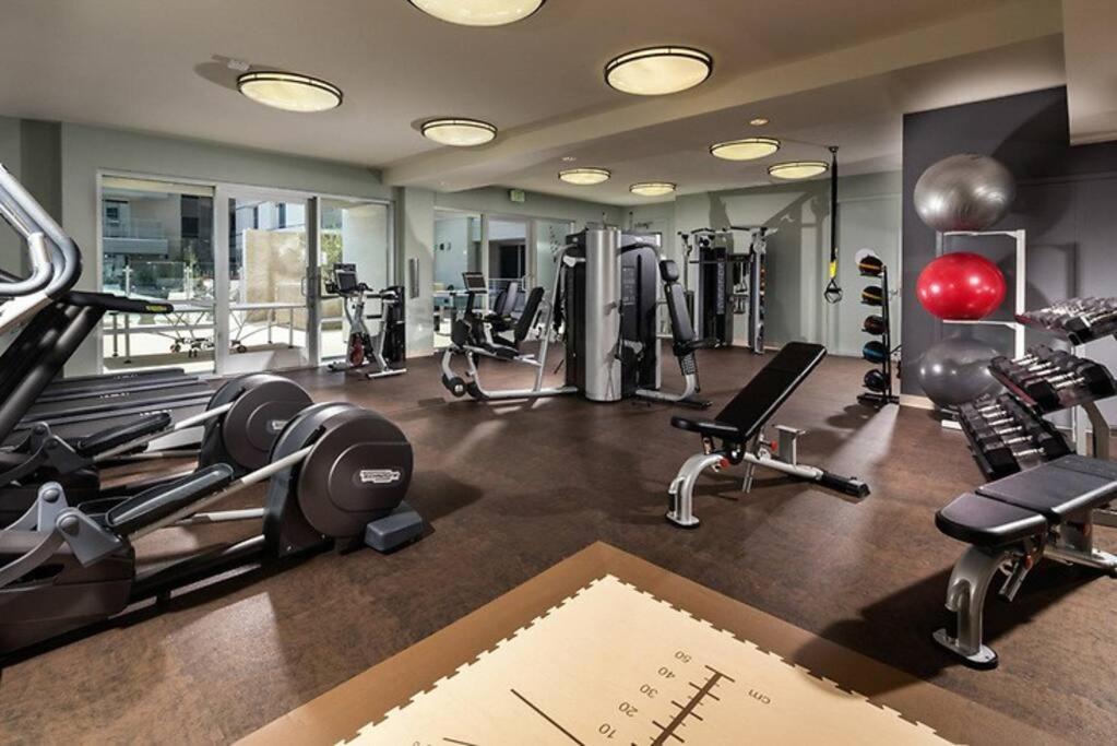 June Specials- Suite Spot Dtla- Free Parking For One Car! Лос Анджелис Екстериор снимка